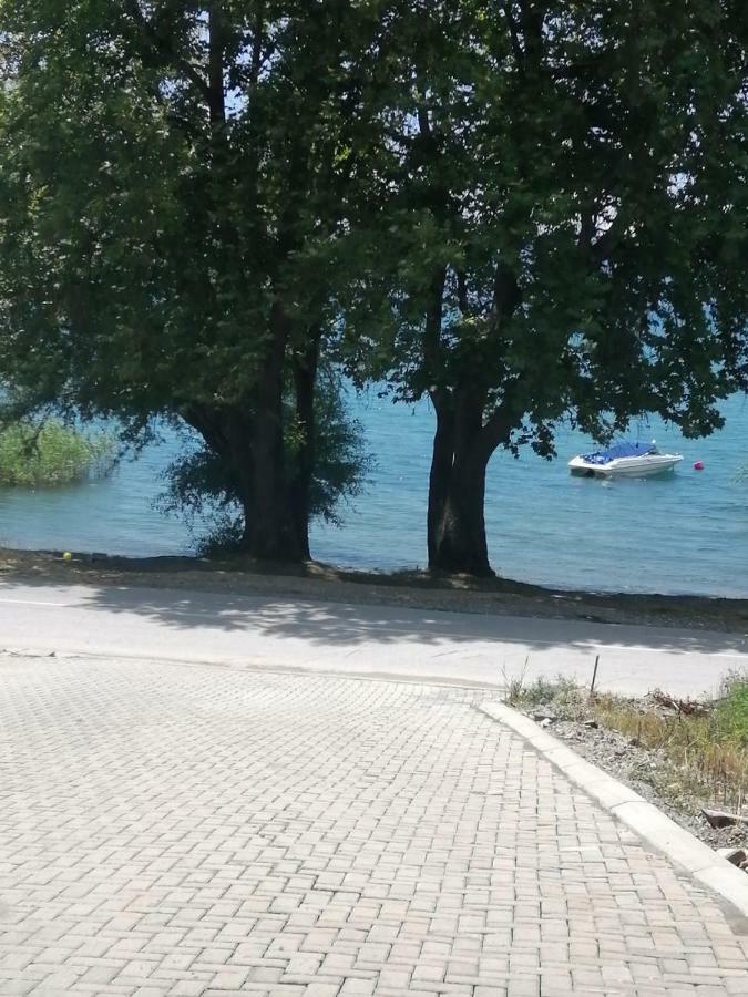 Apartments Lakeside Elesec Ohrid Bagian luar foto